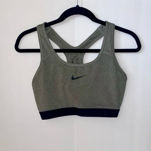 Nike Dri-Fit Women’s Sports Bra